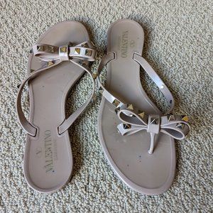 Valentino Summer Rockstud PVC Thong Sandals in Poudre - SIZE 39 (SIZE 9 US)